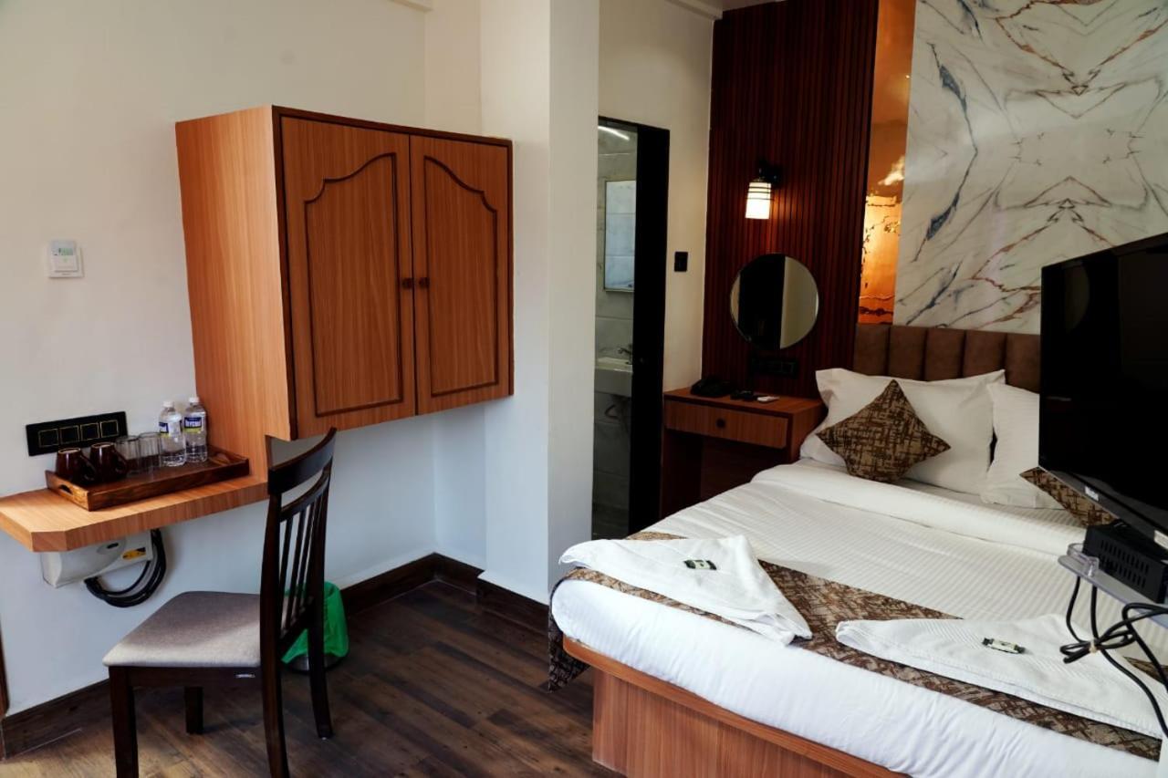 Hotel Padma Krishna Pune Ngoại thất bức ảnh