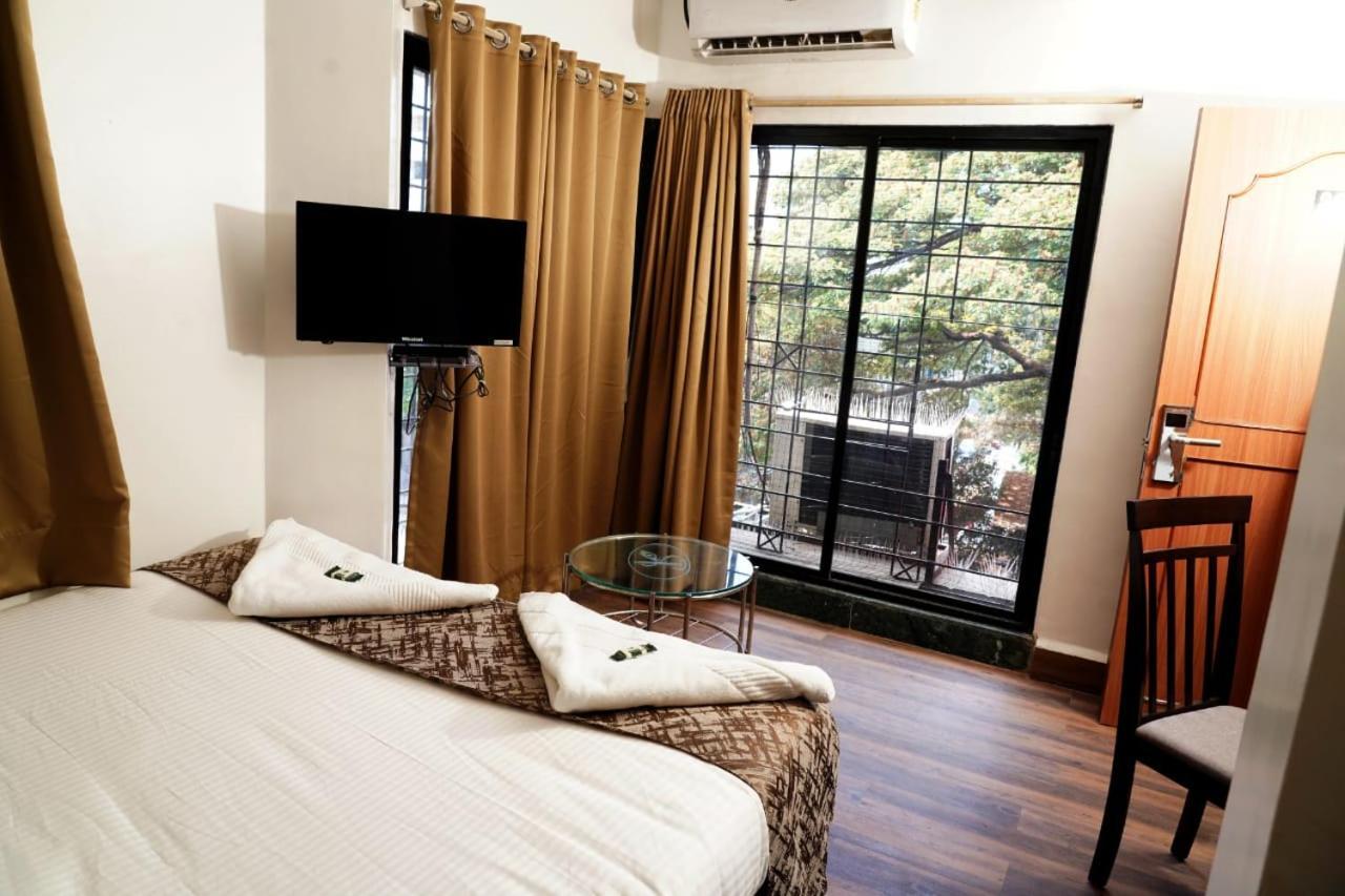 Hotel Padma Krishna Pune Ngoại thất bức ảnh